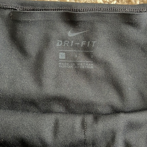 Nike High-Waisted Leggings - Picture 5 of 5